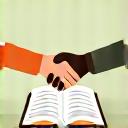 An icon representing initial consultation: two hands shaking above a calendar, symbolizing agreement and scheduling, in warm, inviting tones.